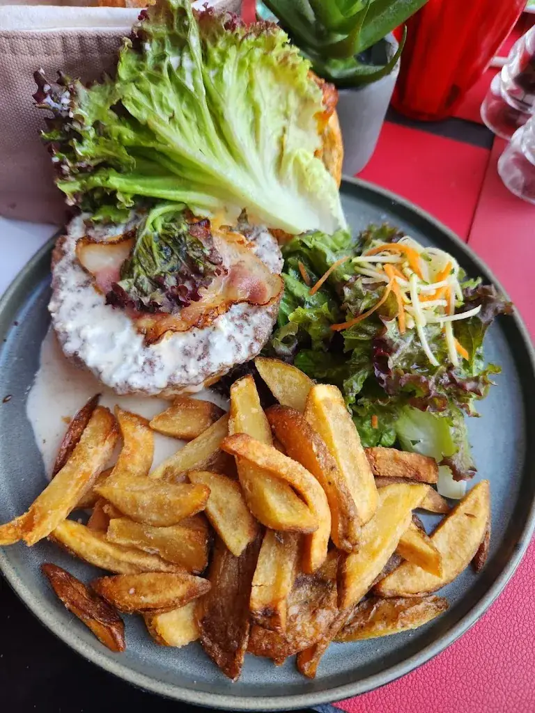 Marcus Johnson_Café Le Paris_Cavaillon_review