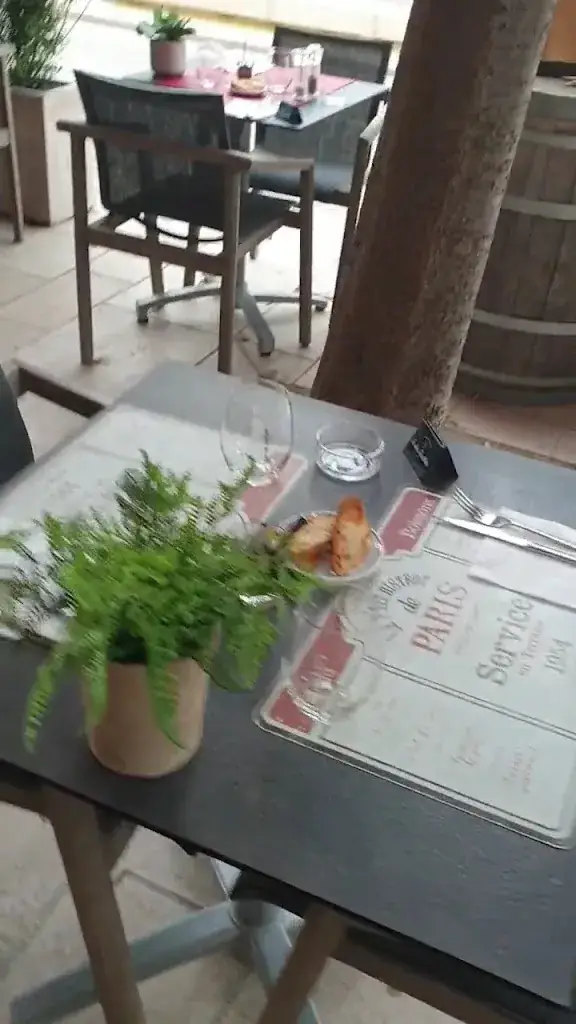 Café Le Paris_Cavaillon_slider_image_2