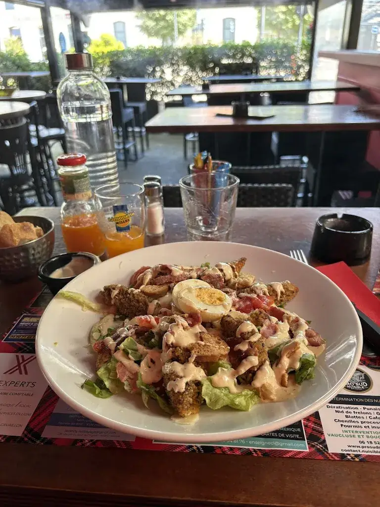 Mégane Broissin_Loch Ness Café_Cavaillon_review