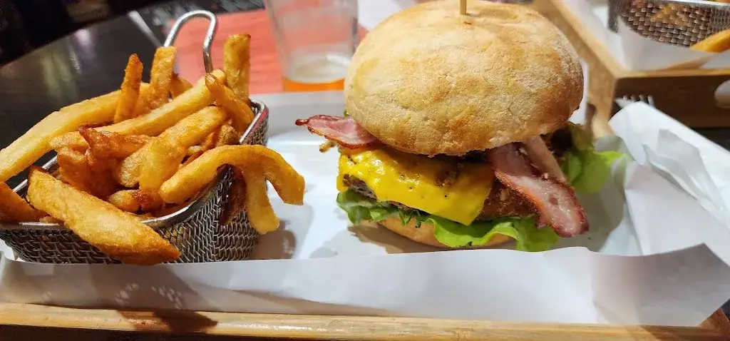 Loch Ness Café_Cavaillon_slider_image_3