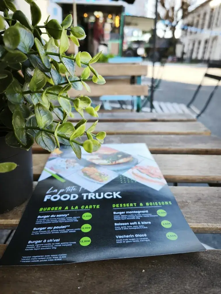 Menu_La p’tite Fritkot_Pérignat-lès-Sarliève_immagine_1