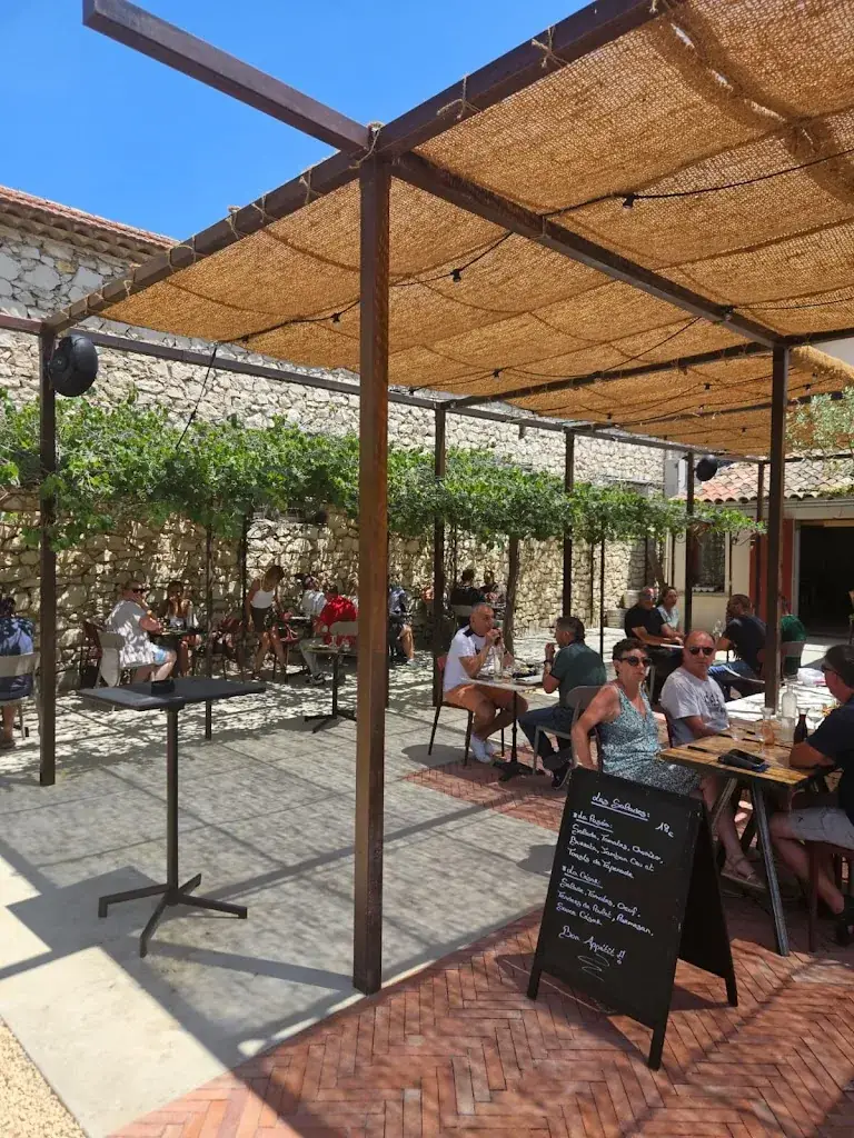 Le Paséo - Bar Restaurant_Cavaillon_slider_image_3
