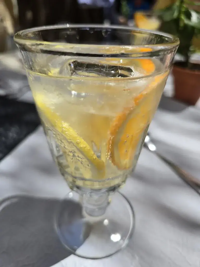 Buket Eren_Le Côté Jardin_Orgon_review