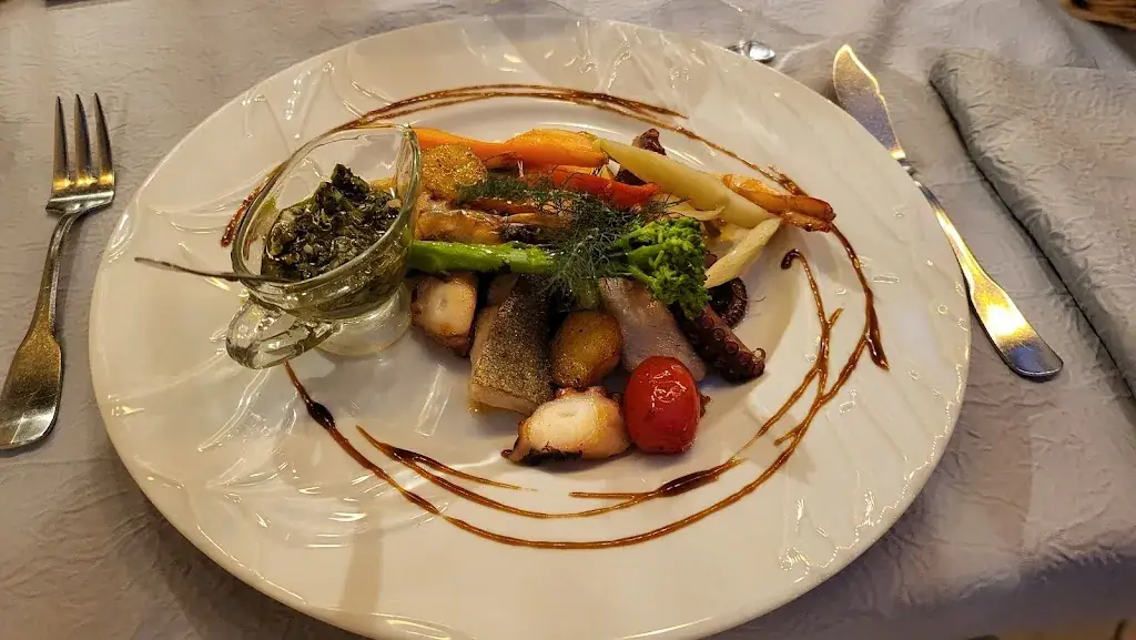 Murat Islam_Le Côté Jardin_Orgon_review