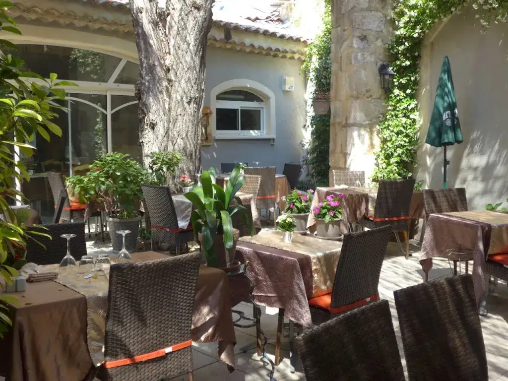 Le Côté Jardin restaurant à Orgon
