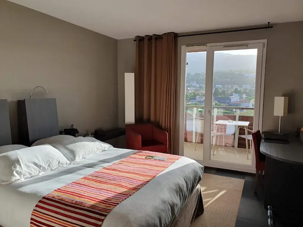 Norman Jones_Best Western Plus Hotel Gergovie_Pérignat-lès-Sarliève_recensione