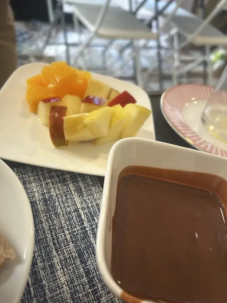 Jessica Loy Alomajan_Nagori Par D&E Obadina_Cavaillon_review