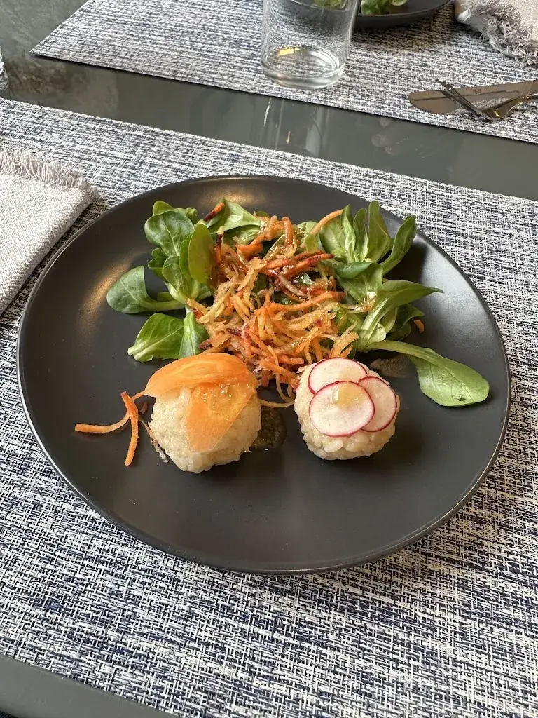 Et pourquoi pas by John_Nagori Par D&E Obadina_Cavaillon_review