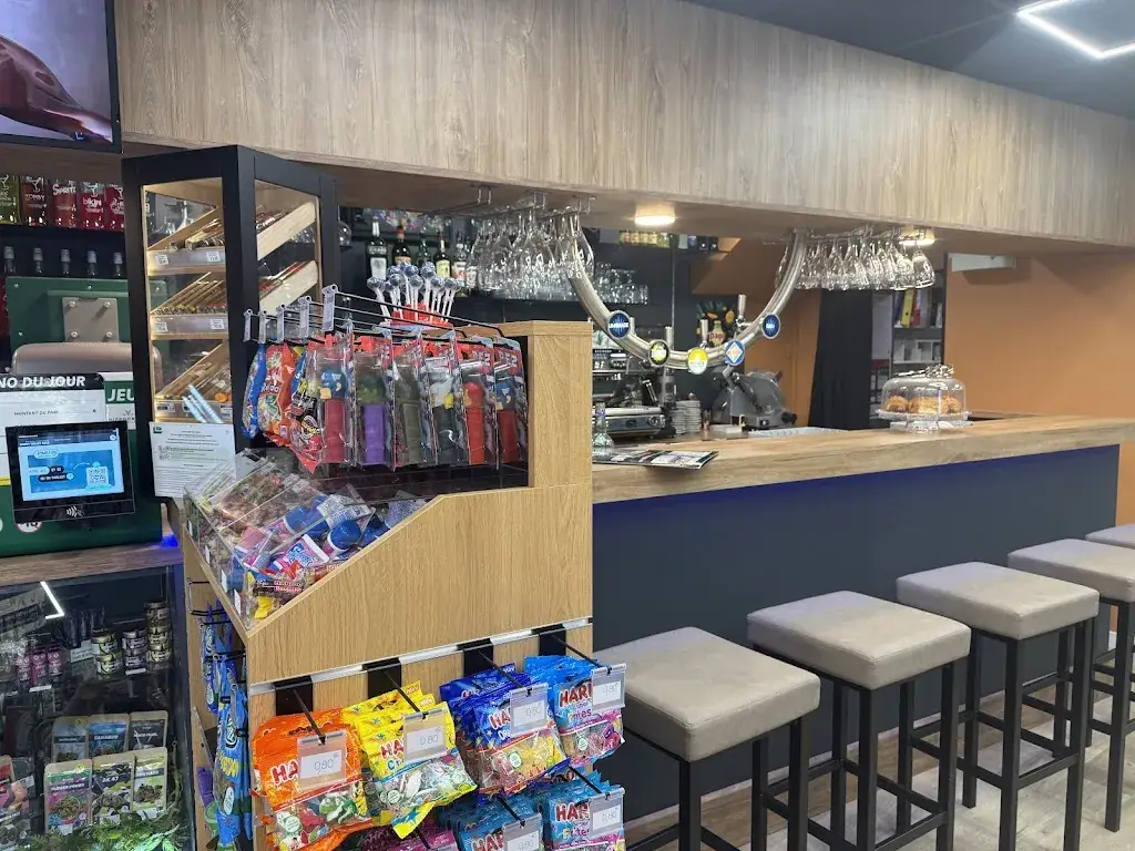 Le Phoenix drugstore ristorante a Pérignat-lès-Sarliève