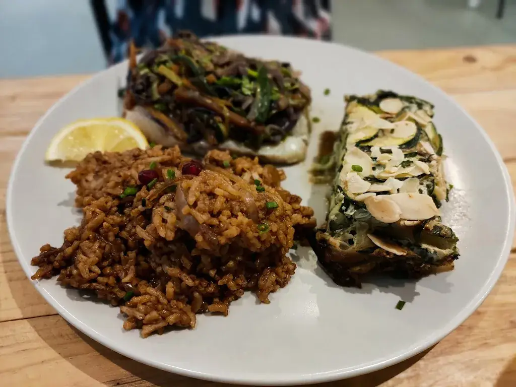 Elodie -_La Baraque_Châteauneuf-les-Martigues_review