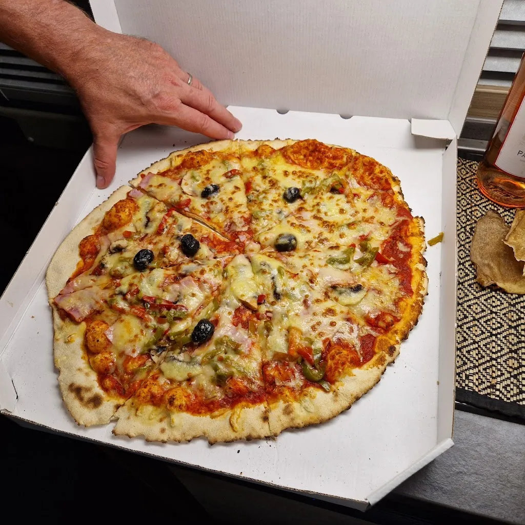 Torsten Pehns_L oustaou pizzas_Châteauneuf-les-Martigues_review