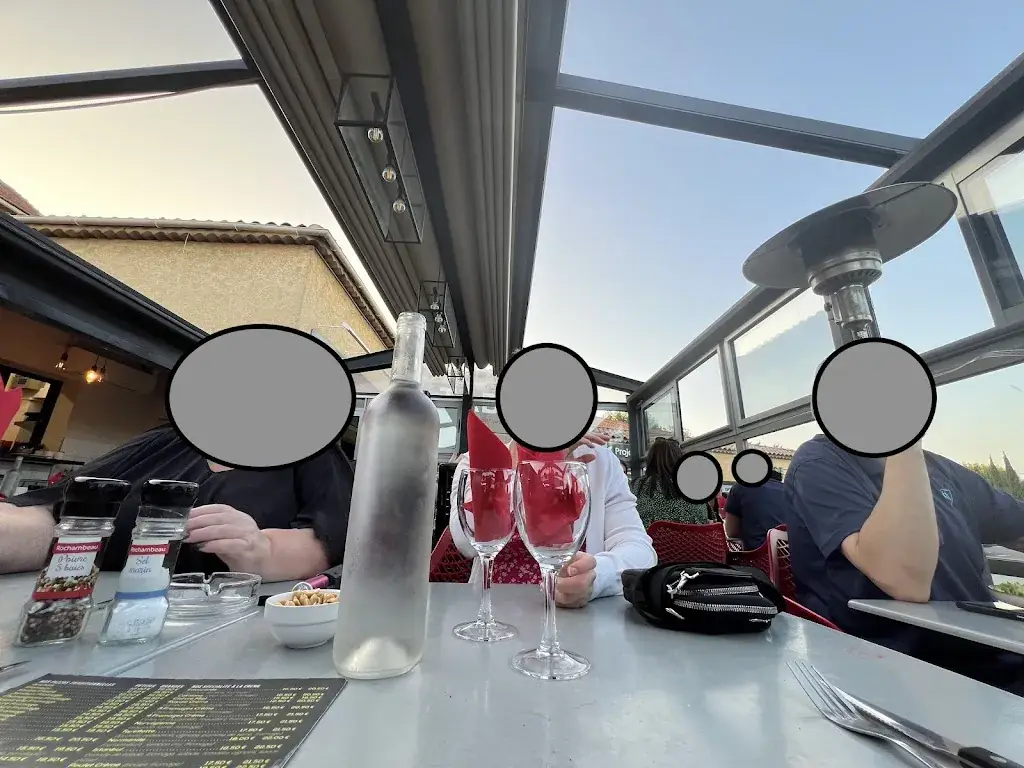 Baptiste Dlh_La Barque_Marignane_review