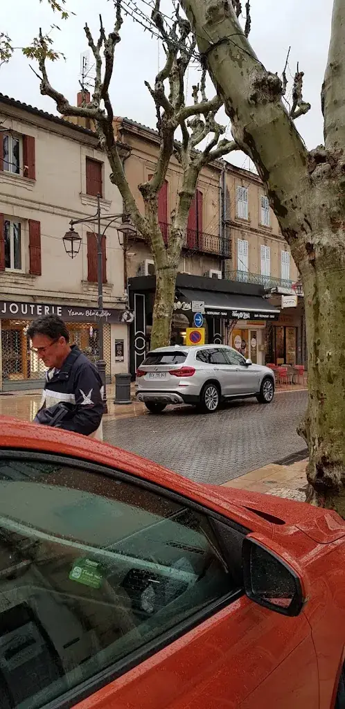 dianne paton_JIMMY N DRINKS_Châteaurenard_review