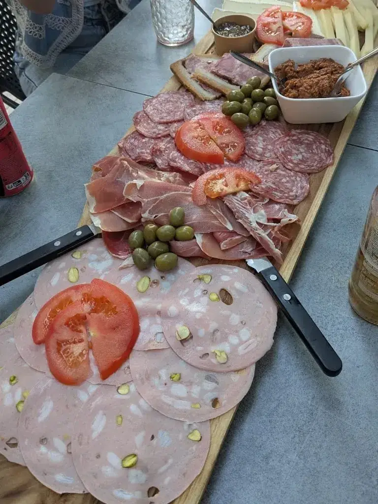 Sarah Jabeneau_Twenty Beer & Food_Châteaurenard_review