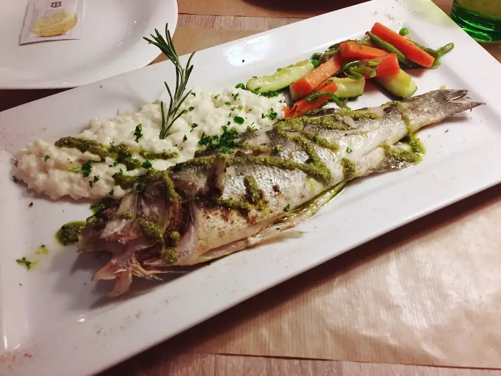 CE Huang_Un Bouchon en Provence_Eyragues_review