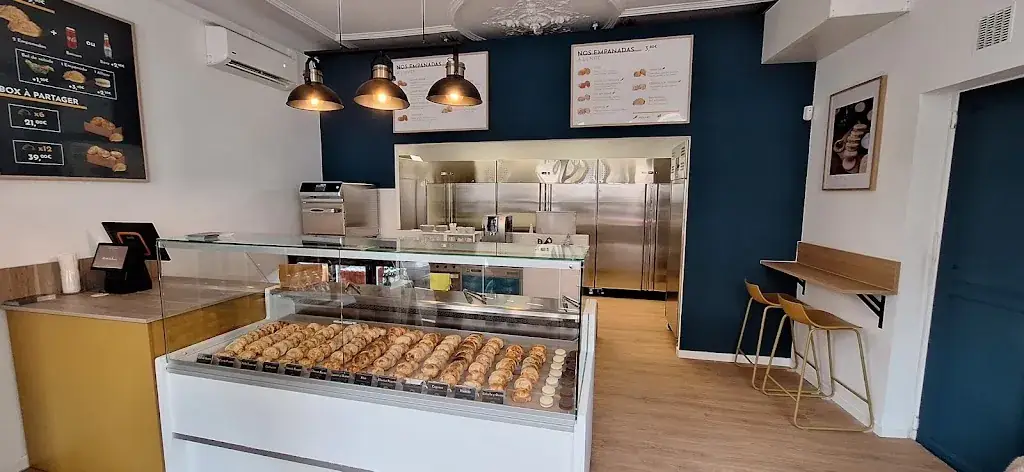 Empanadas y Más restaurant in Châteaurenard