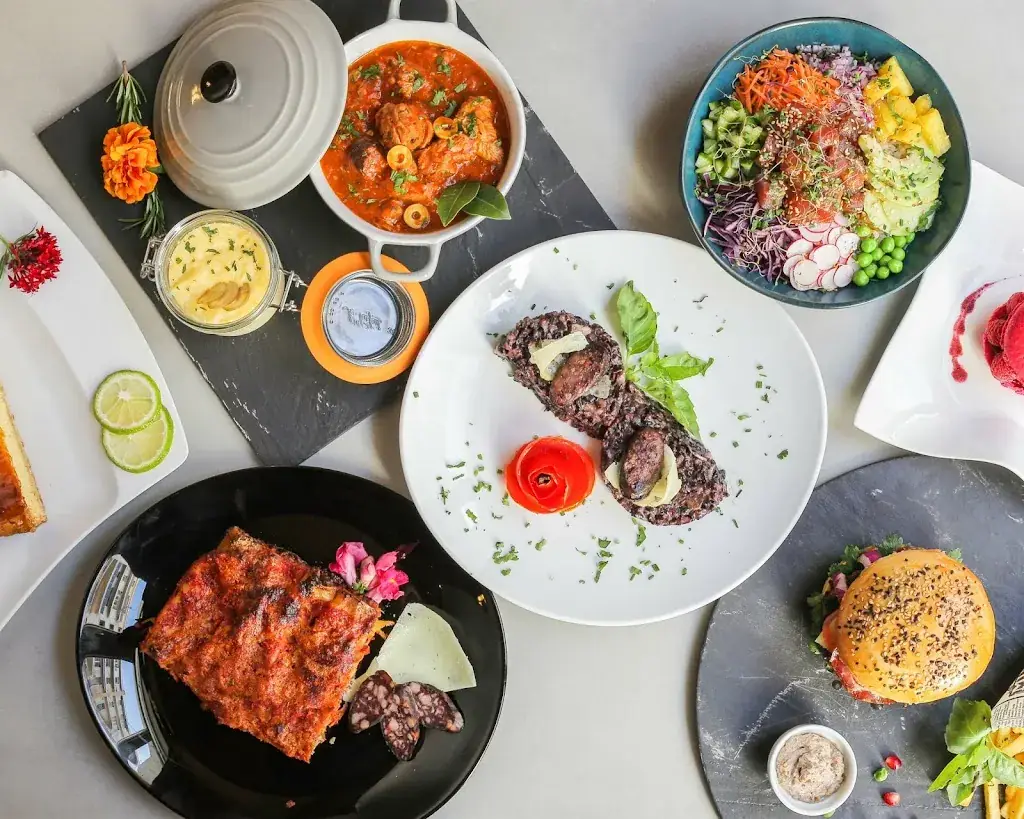 Le Vieux-Moulin Cinq-Avenues_Marseille_slider_image_2