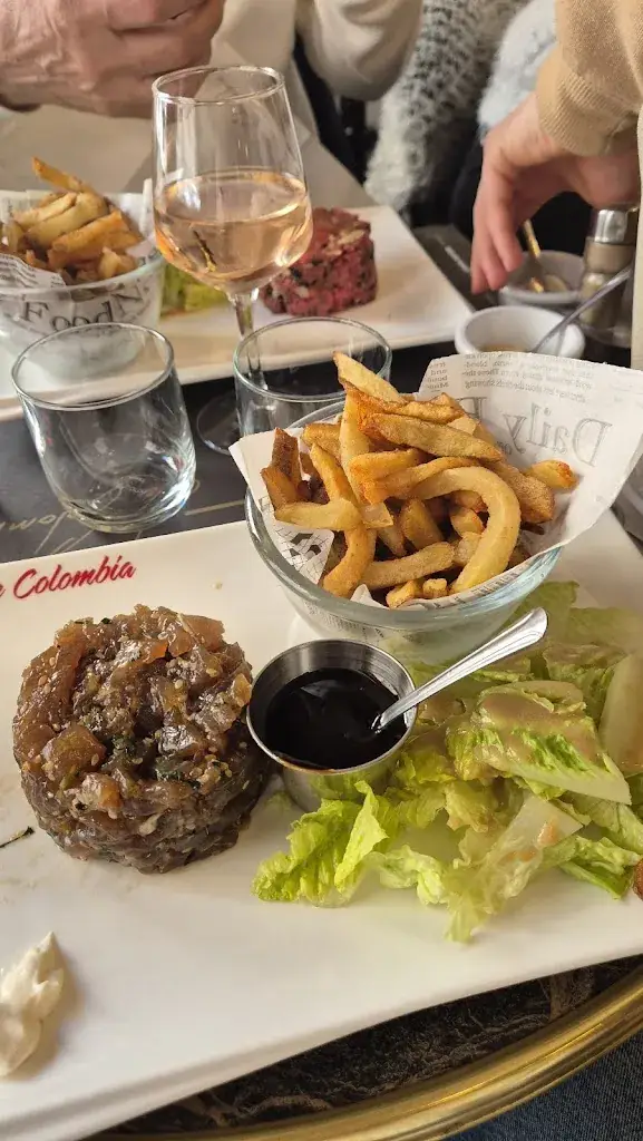 Amandine Papain_Le Colombia Brasserie Cinq-Avenues_Marseille_review