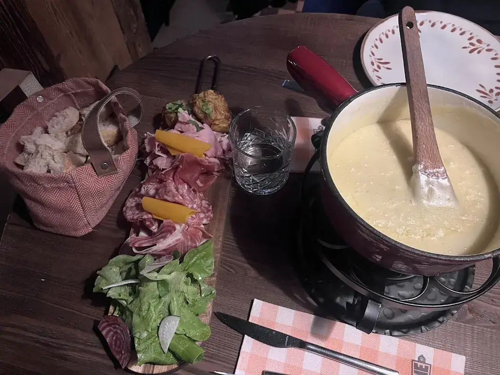 Shelley Hoskins_Restaurant Bertine_Morzine_review