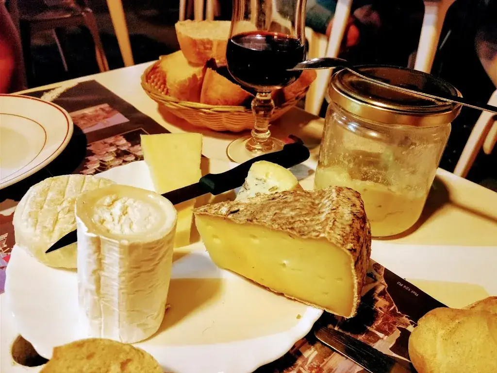 Allister Frost_La Petite Fontaine_Collobrières_review