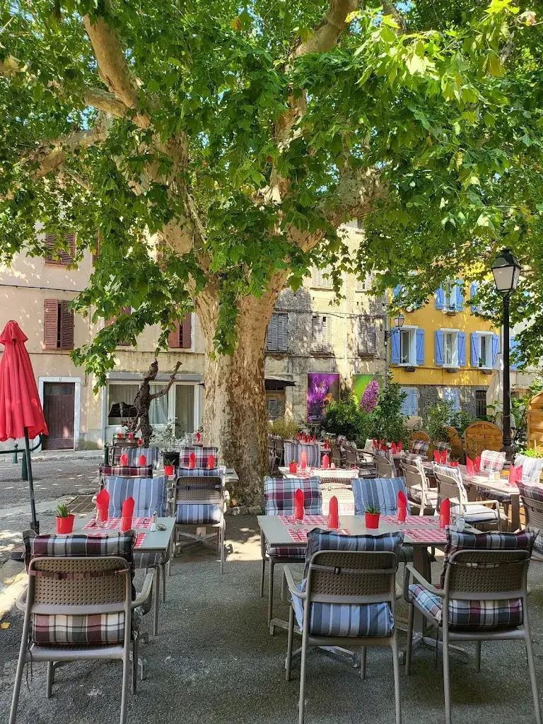 La Petite Fontaine_Collobrières_slider_image_1