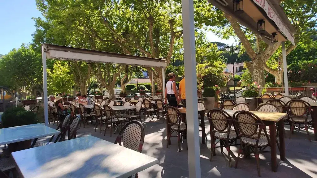 Restaurant Hôtel Des Maures_Collobrières_slider_image_1