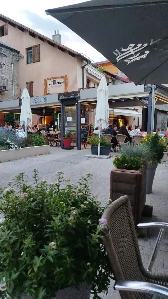 SOFIA NG_L'Ecurie_Chorges_review