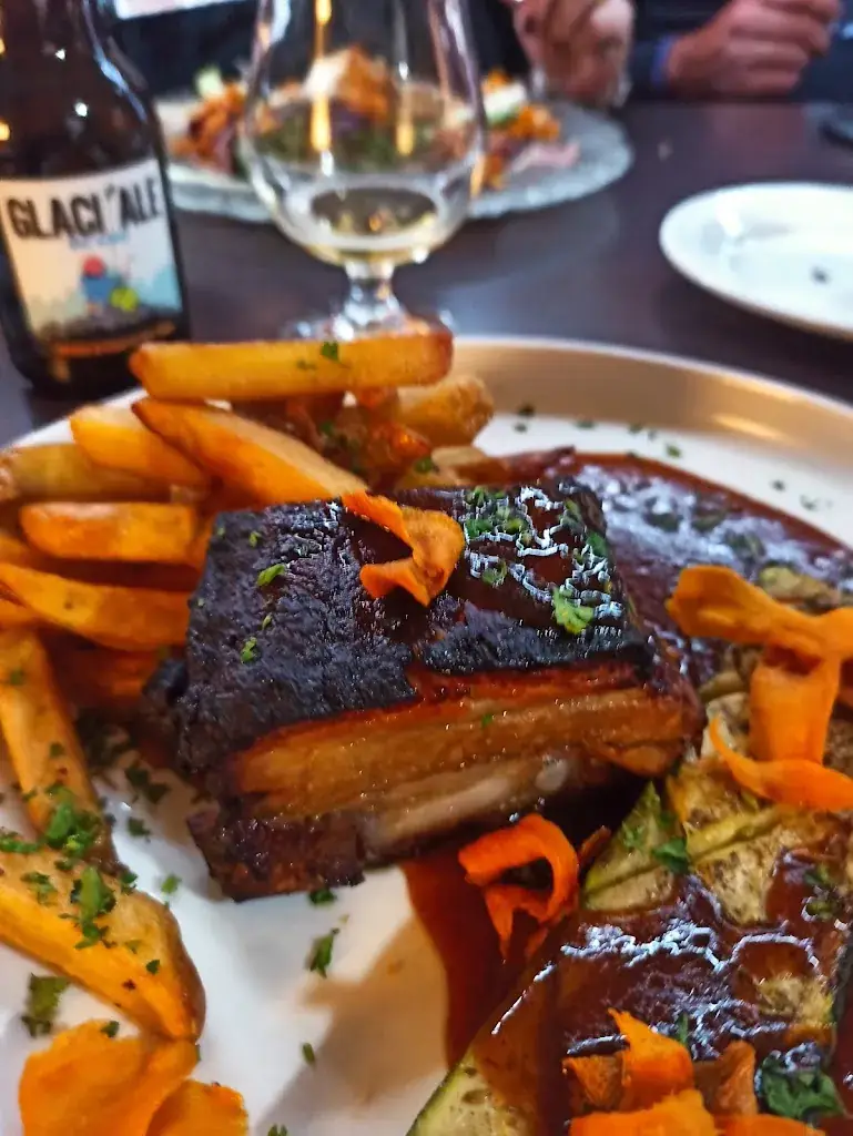 nicola napolitano_L'Ecurie_Chorges_review