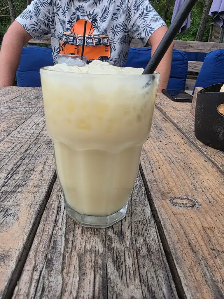 Bastien Fourcade_La Paillote du Lac_Sauze-du-Lac_review