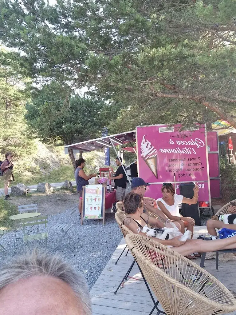 Dale Woolmer_Chez James_Chorges_review