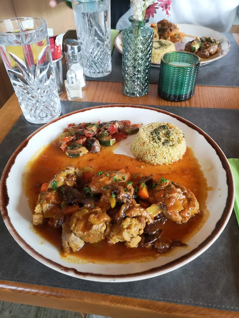 Annabel_L'arrêt d'bus_Morzine_review