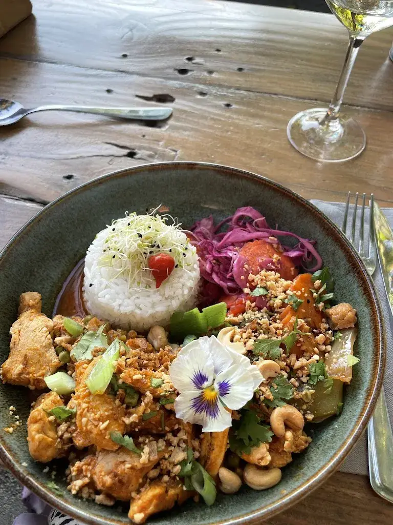 Sara_La Chaise Longue_Savines-le-Lac_review