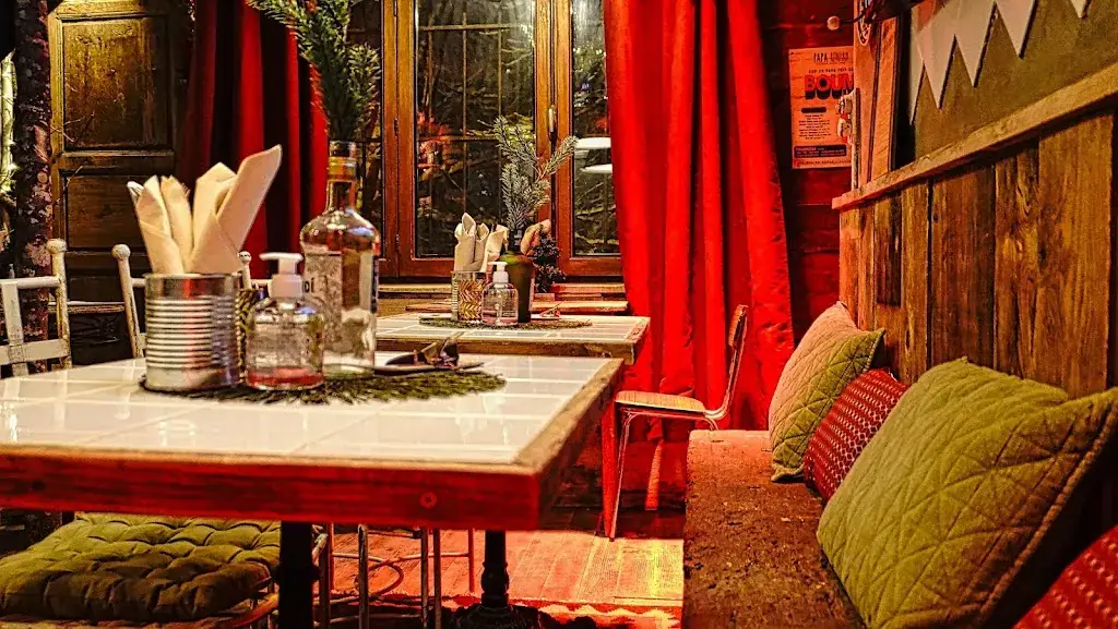 Papa Renard Morzine - franburgés et bières Restaurant in Morzine