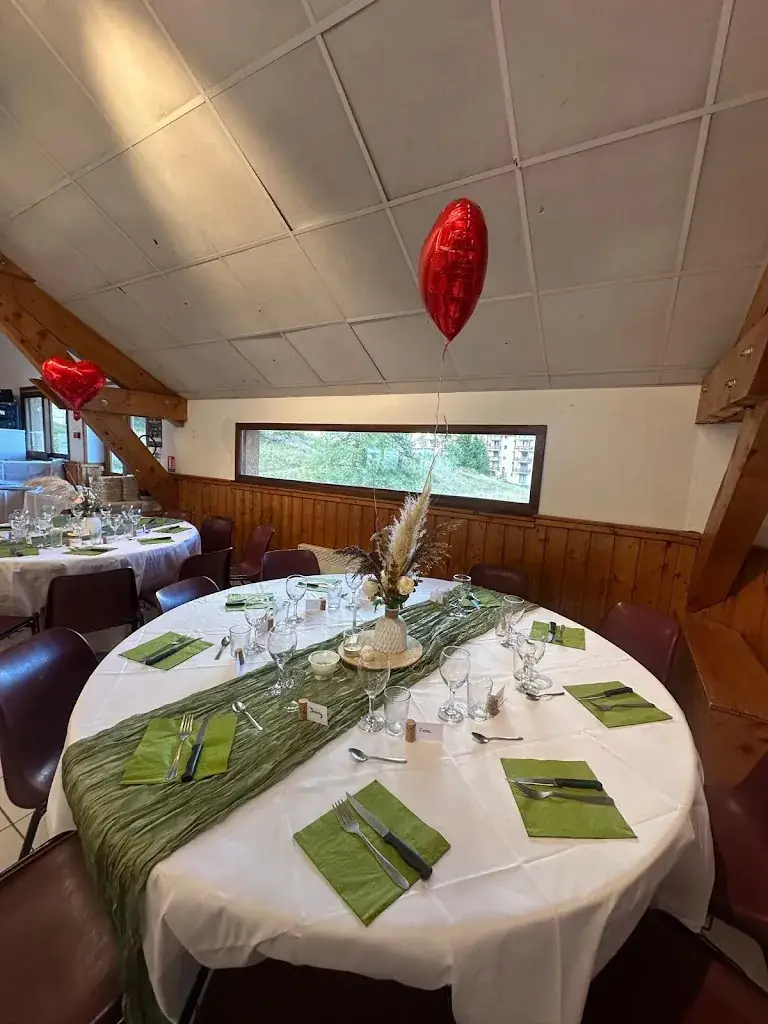 Audrey S.E.O_La spatule en bois_Réallon_review