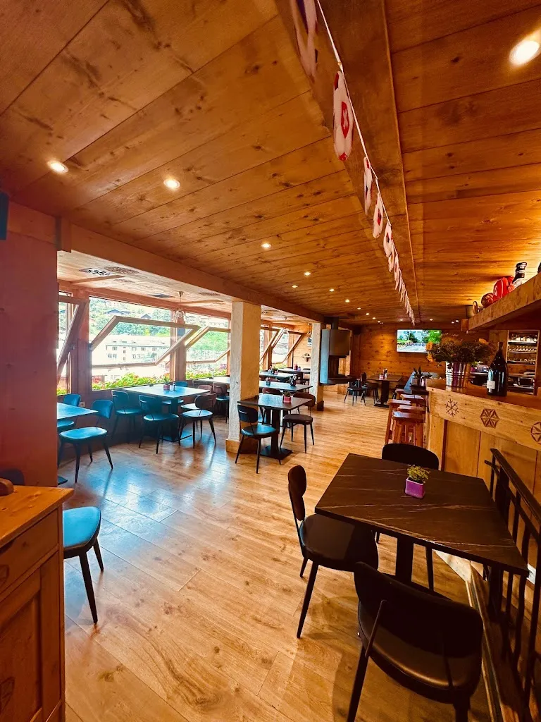 La Hutte | Restaurant_Morzine_slider_image_1
