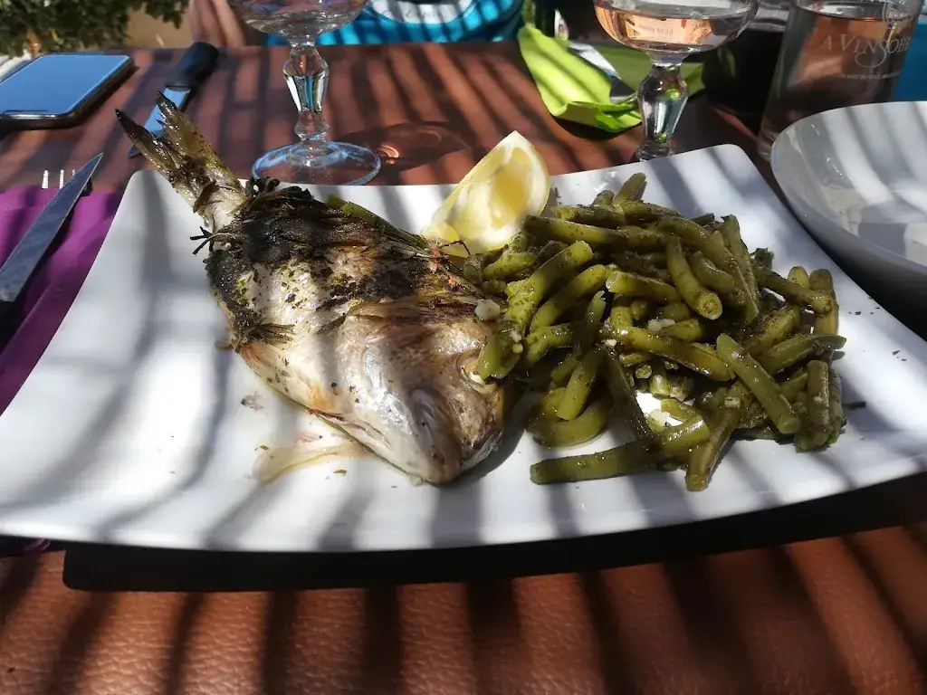 Café De L'univers restaurant in Courthézon