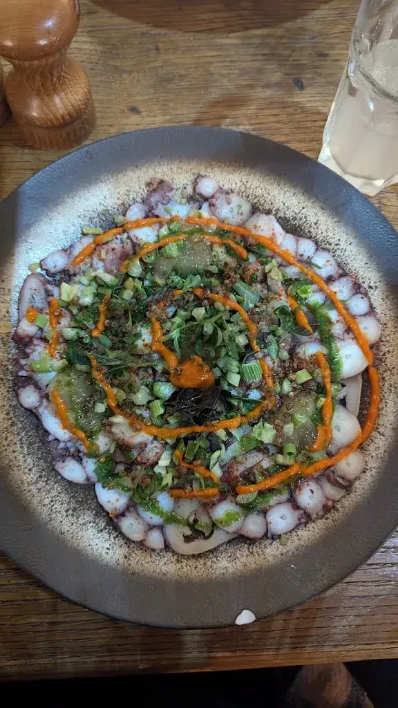 Lilla Bagladi-Salamon_Restaurant bistronomique - Les Jardins du Cloître de Marseille_Marseille_review