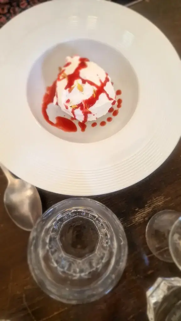 VILLENEUVE lydie_Restaurant bistronomique - Les Jardins du Cloître de Marseille_Marseille_review