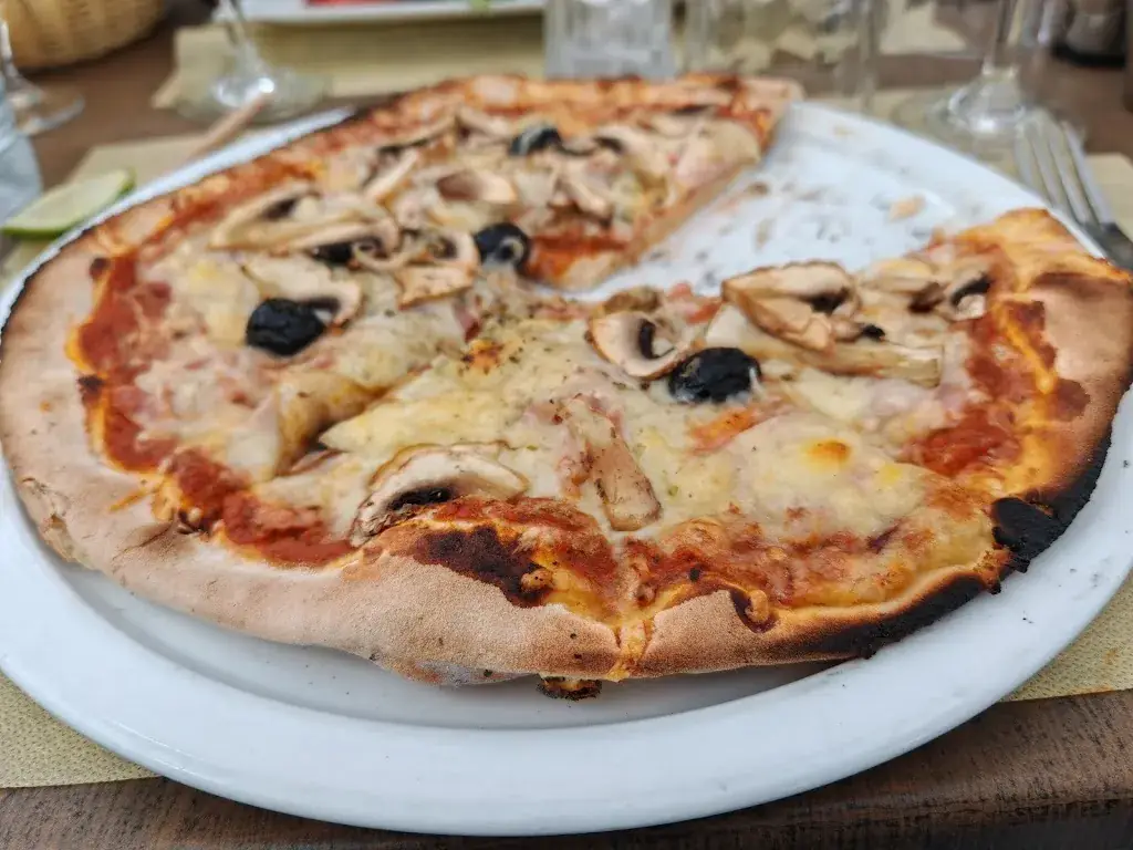 Chez Bebert_Cuges-les-Pins_slider_image_3