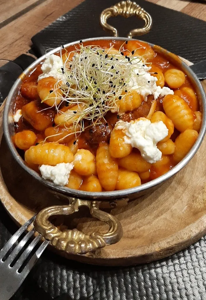 Patricia Bourrelly_Trattoria corsica_Cuges-les-Pins_review