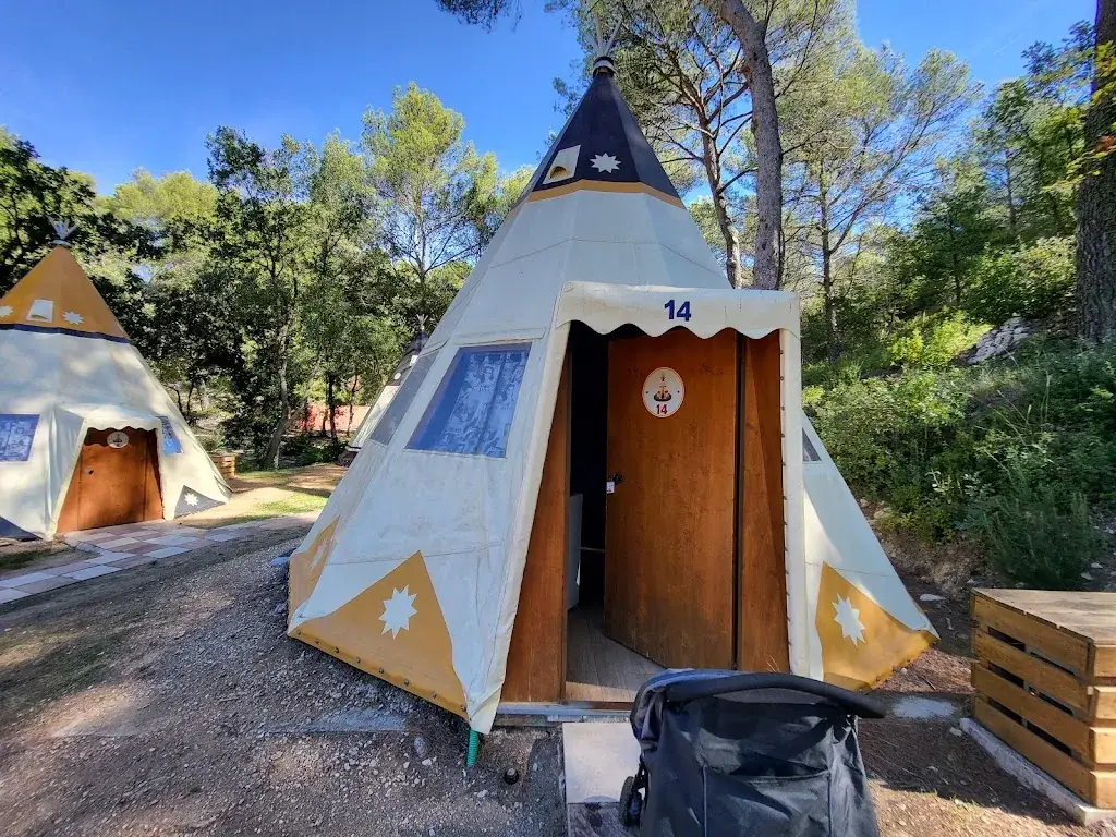 Septimiu-Gheorghe MOLDOVAN_OK Corral_Cuges-les-Pins_review