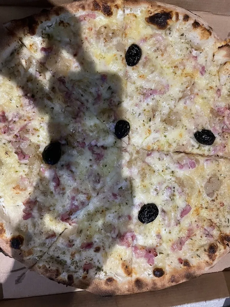 Matteo Floreani_Bar PMU , Pizzeria & Snack L'Olympien Cuges Les Pins_Cuges-les-Pins_review