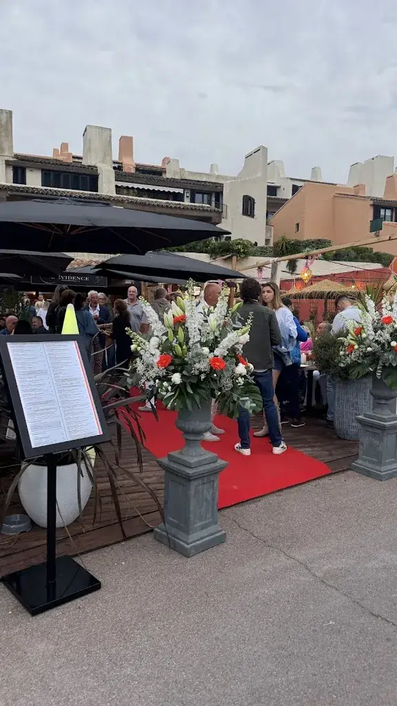 Max Louarn_L'Évidence_Cogolin_review