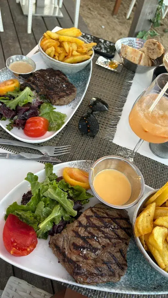 Carl Dilley_Lémy beach Plage Restaurant_Cogolin_recensione