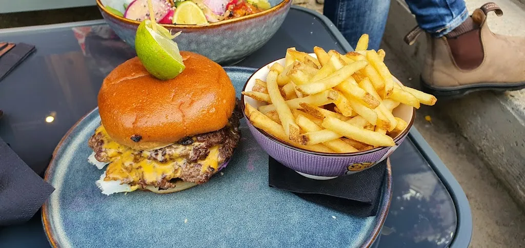 dhermoni_Kamado Kitchen_Morzine_review