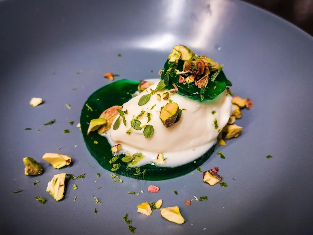 Kamado Kitchen_Morzine_slider_image_2