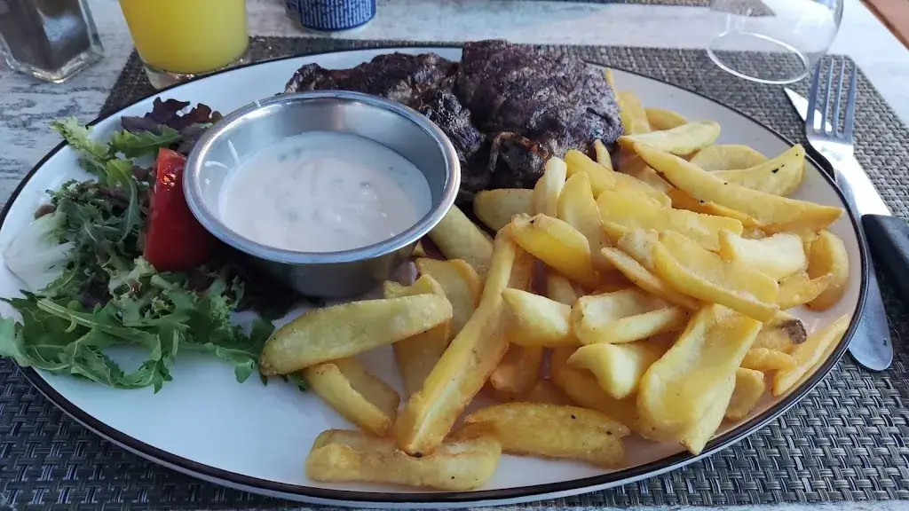 Chris New_Azura Plage_Cogolin_review