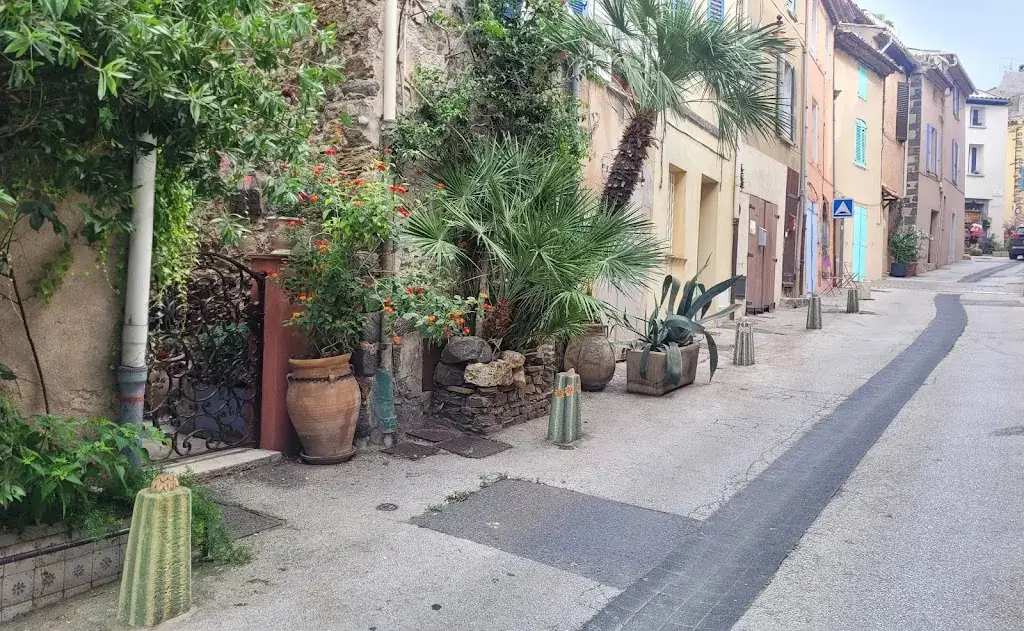 Louise Howitt_El Baraka_Cogolin_review