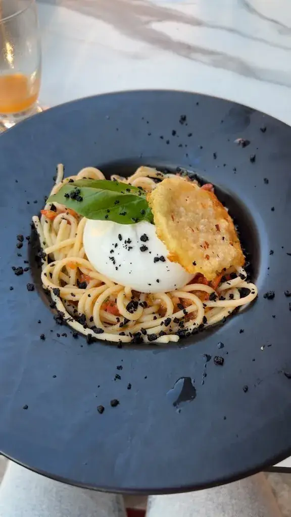 Casa L'Ovvio_Éguilles_slider_image_3