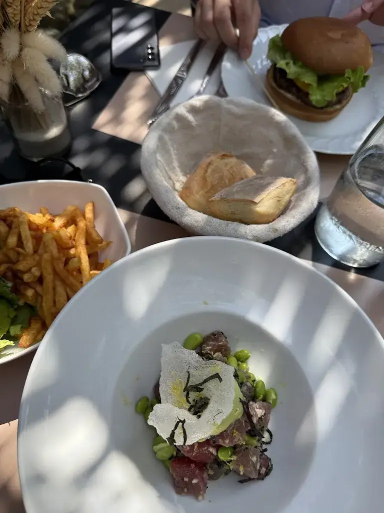 Chez Edmond_Éguilles_slider_image_3